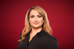 Medine Demir ist bei PlusServer für die Auszubildenden zuständig